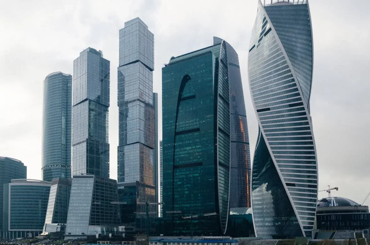 UK - Russia sanctions in a Moscow cityscape